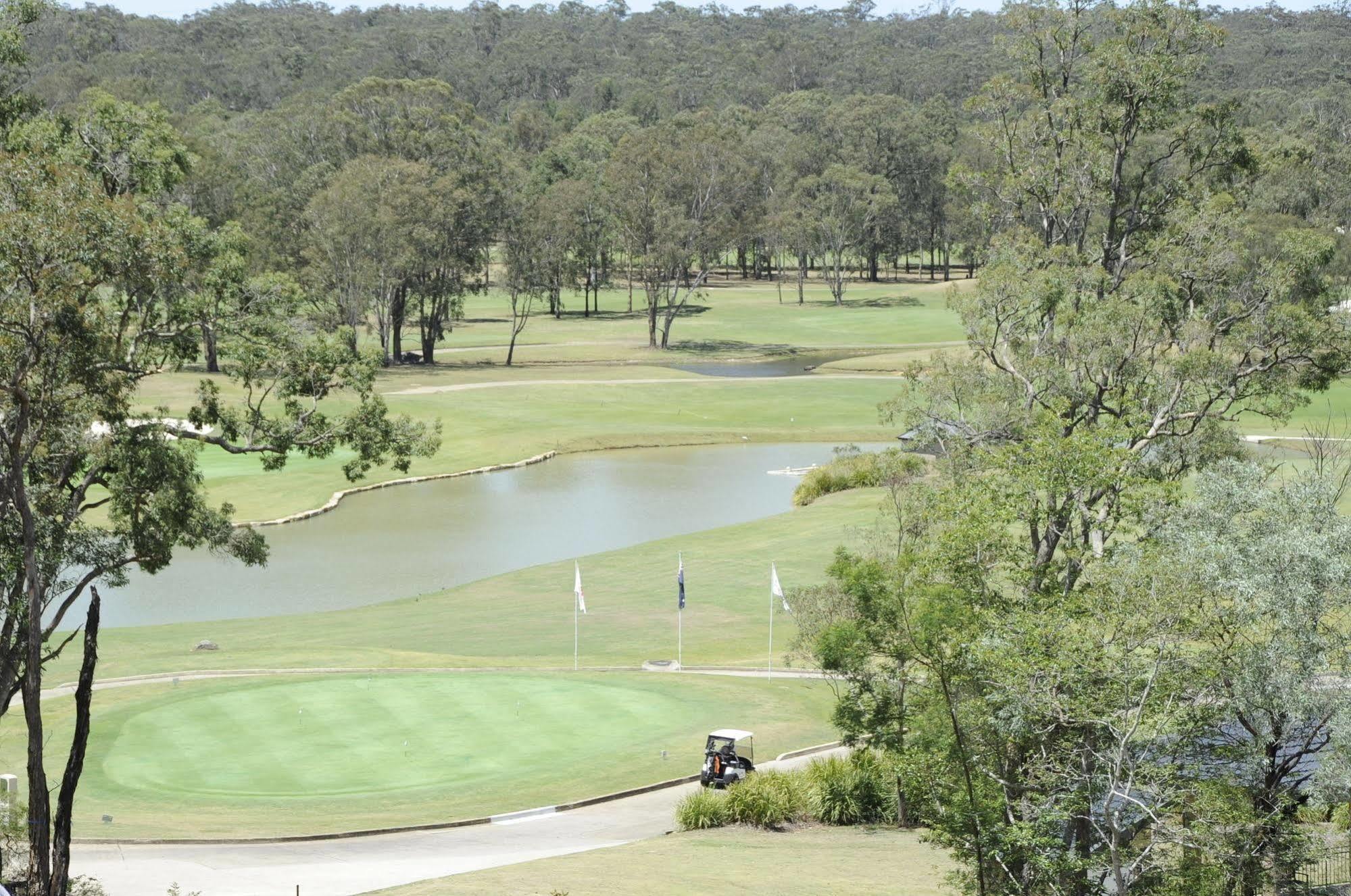 Riverside Oaks Golf Resort Cattai Экстерьер фото