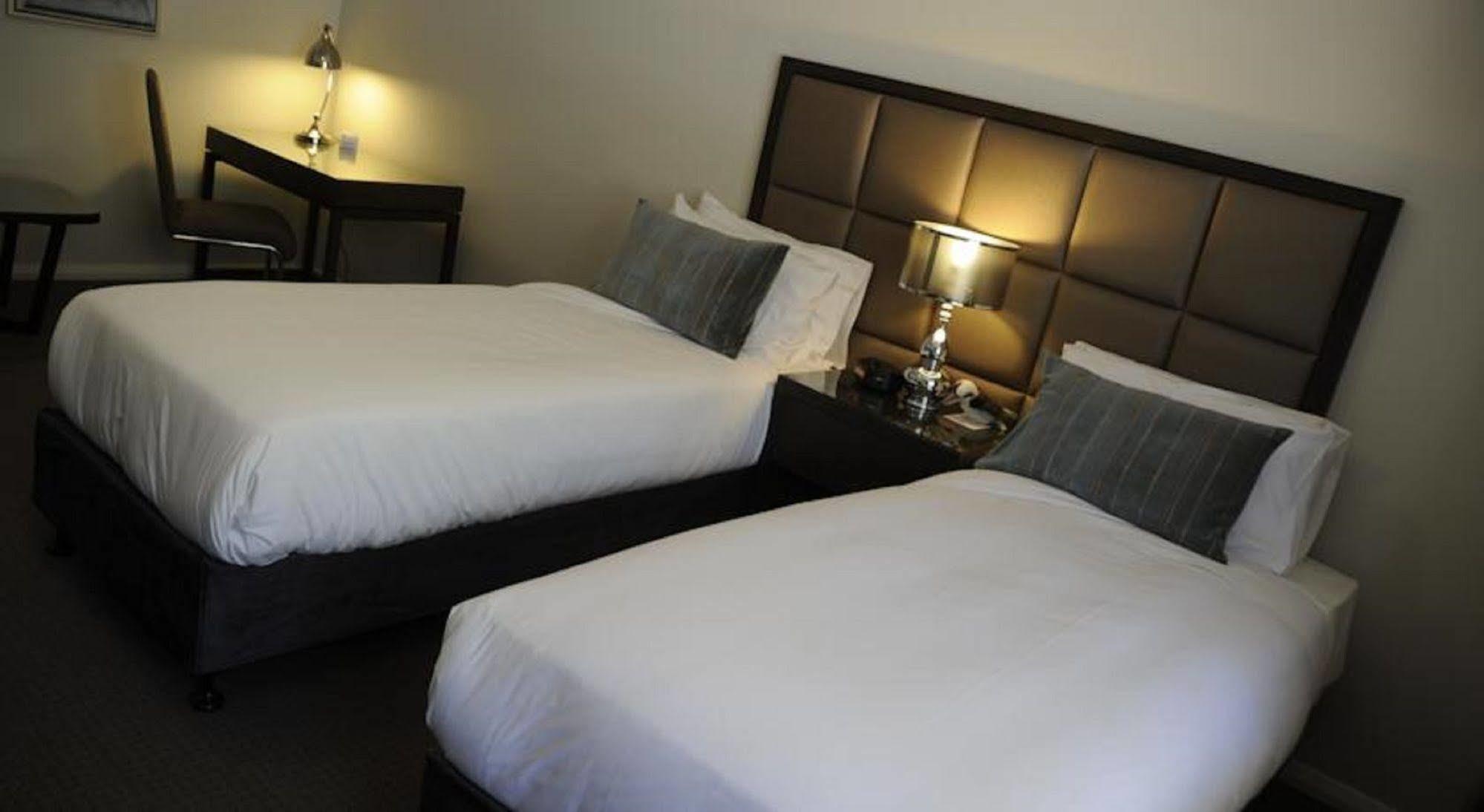 Riverside Oaks Golf Resort Cattai Экстерьер фото